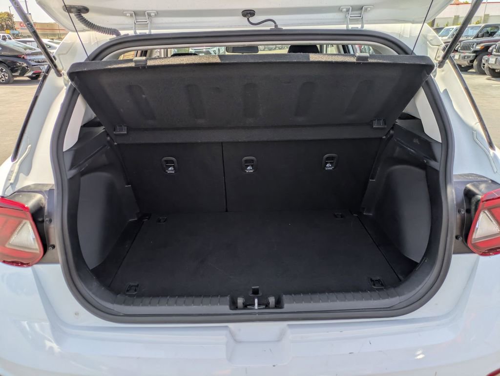 Used 2025 Hyundai Venue SEL FWD image 28