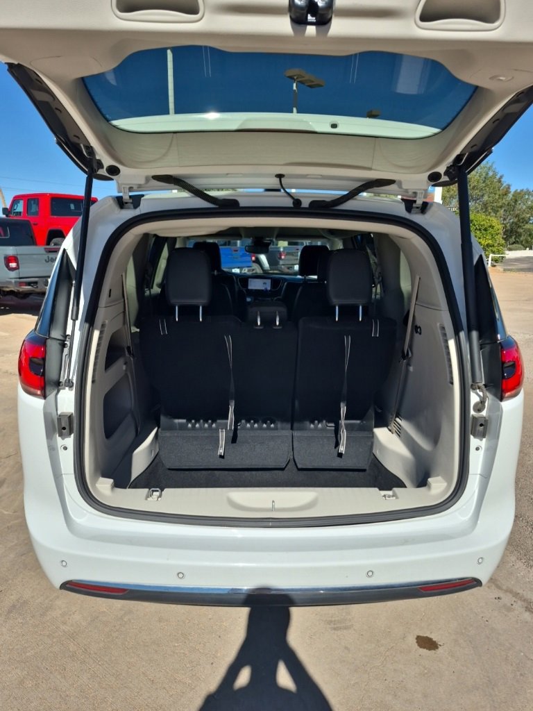 Certified 2024 Chrysler Pacifica Touring-L image 59