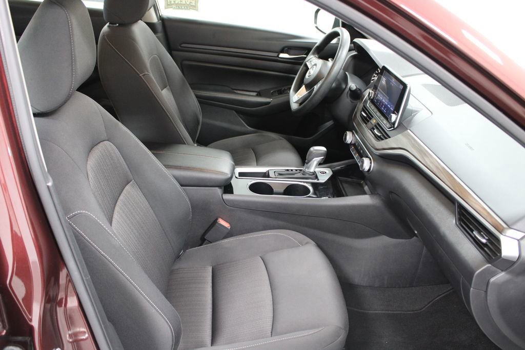 Used 2024 Nissan Altima 2.5 SV image 24