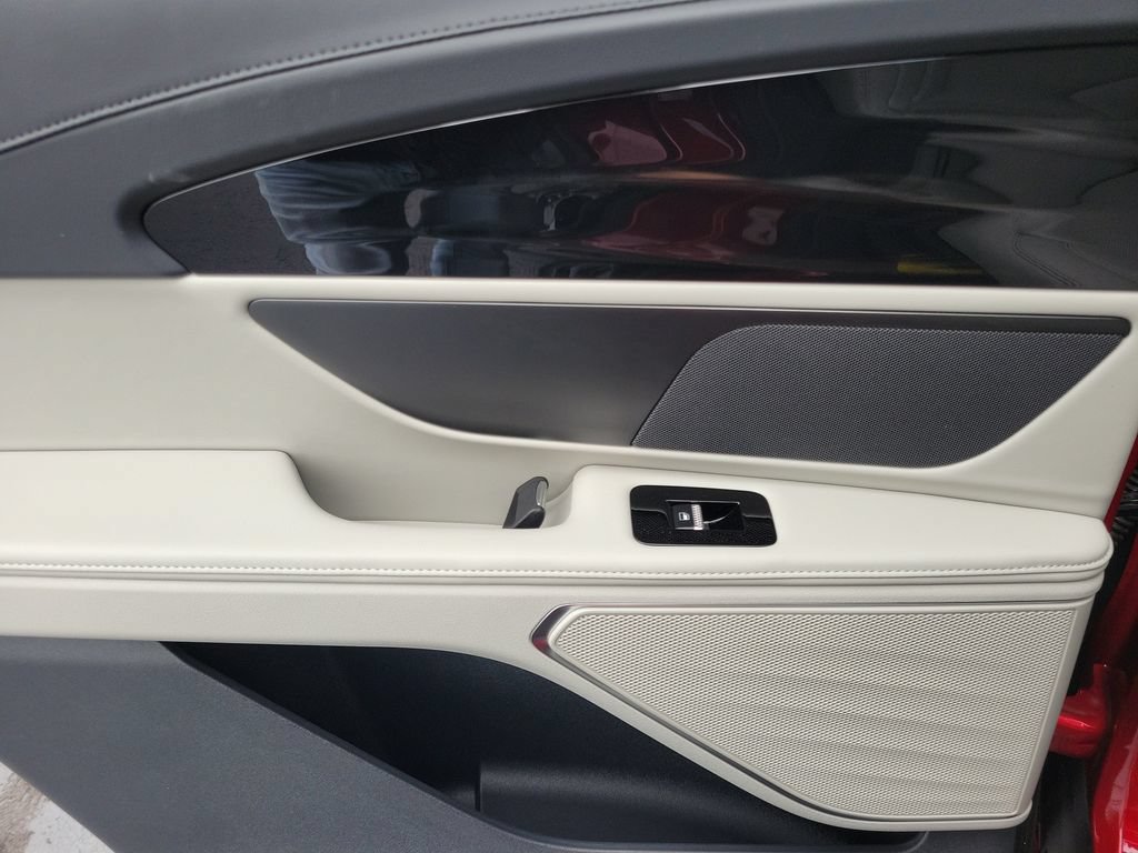 New 2026 Lincoln Nautilus Premier AWD/4WD image 15