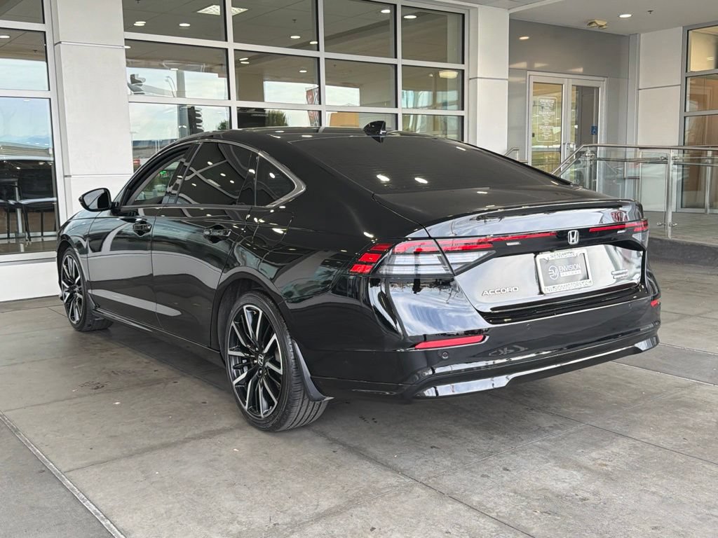 Used 2024 Honda Accord Touring image 9