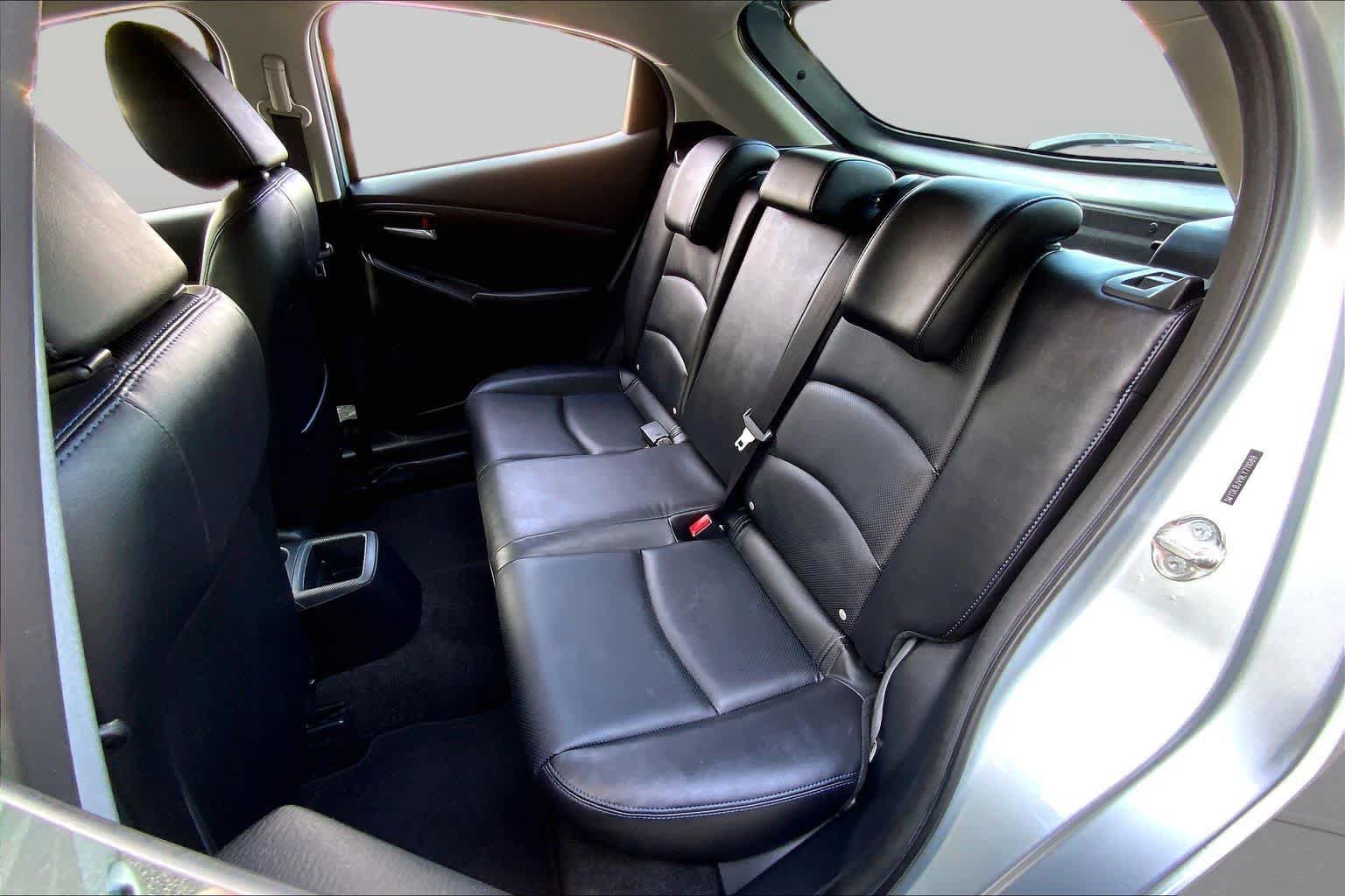 Used 2020 Toyota Yaris XLE FWD image 21
