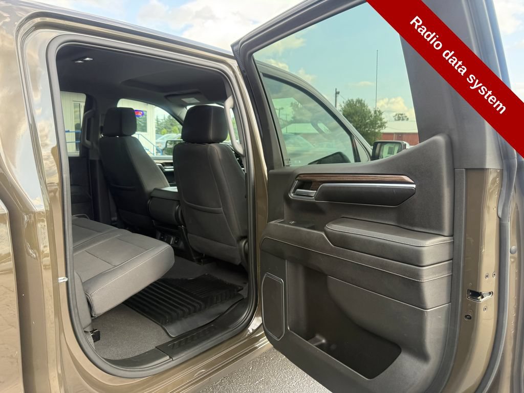 Used 2023 Chevrolet Silverado 1500 LT AWD/4WD image 38