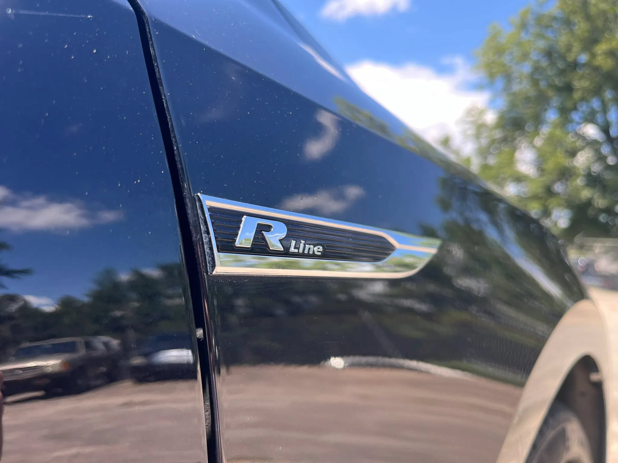 Used 2018 Volkswagen Passat 2.0T R-Line w/ R-Line Lighting Package FWD image 11