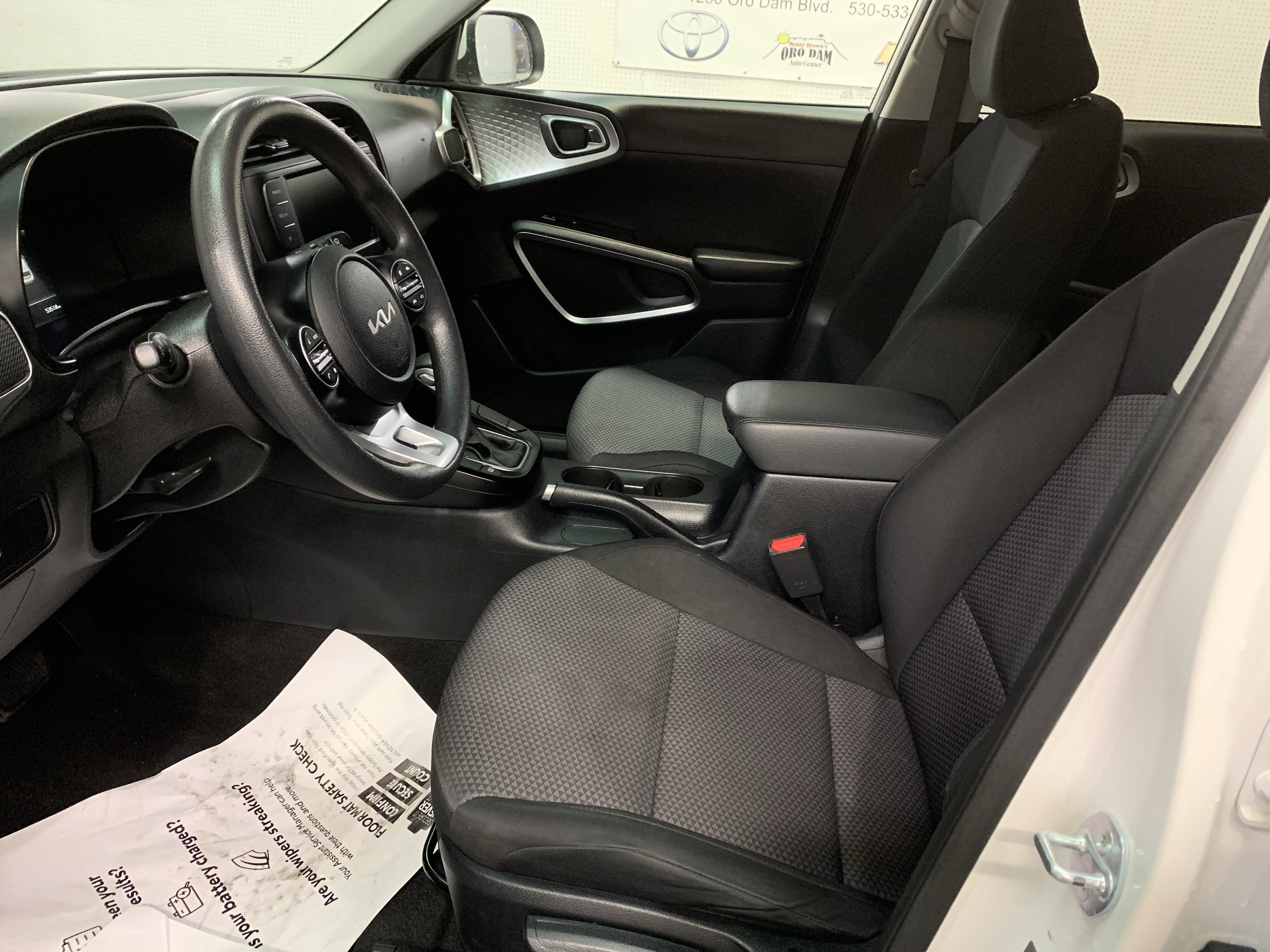 Used 2023 Kia Soul LX image 12