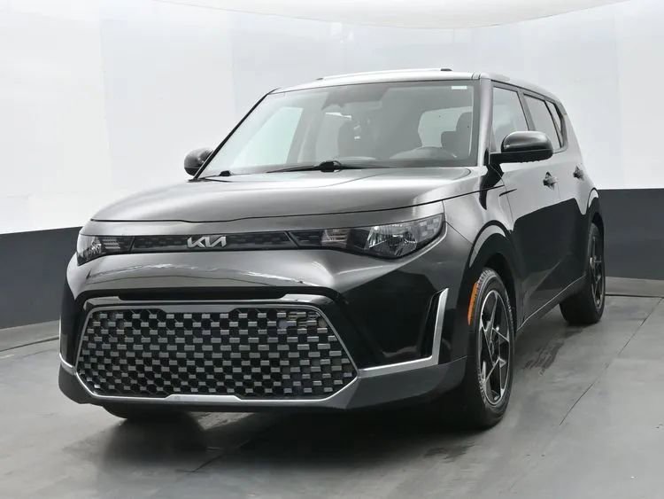 Used 2023 Kia Soul EX FWD image 1