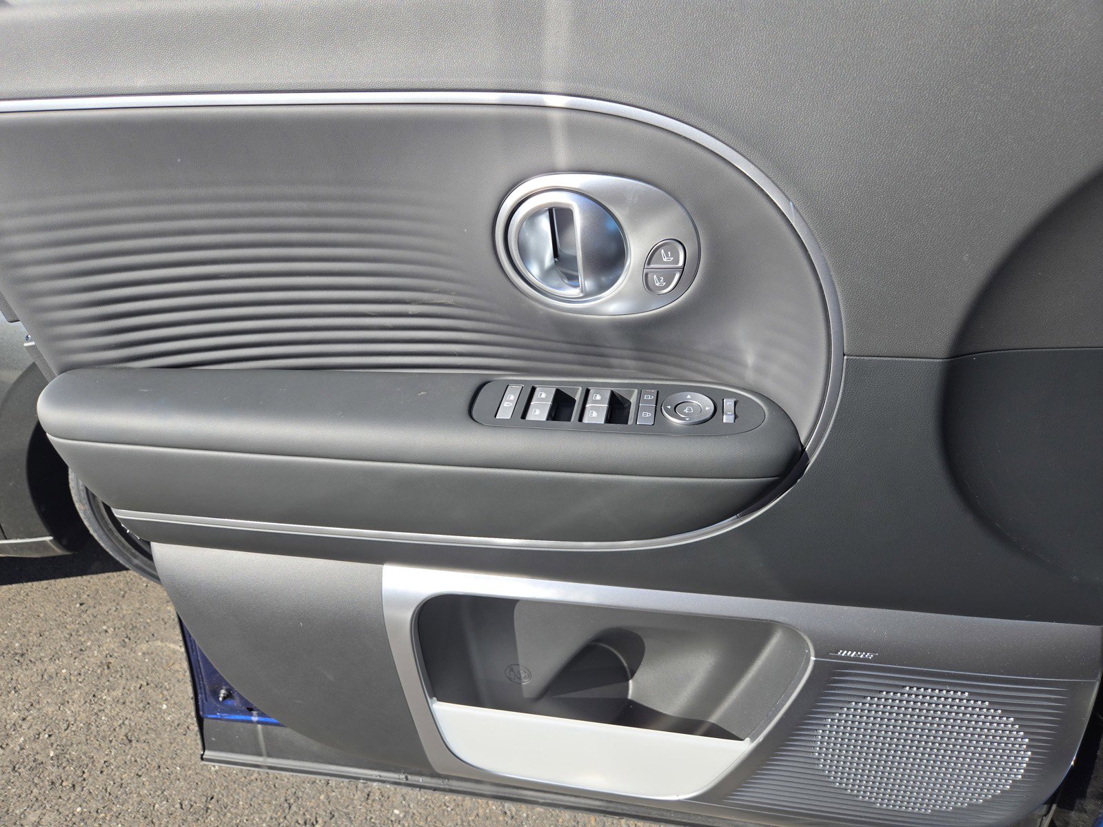 New 2026 Hyundai Ioniq 9 Limited image 17