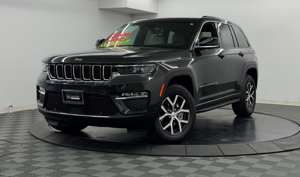 Used 2023 Jeep Grand Cherokee Limited w/ Luxury Tech Group II image 2