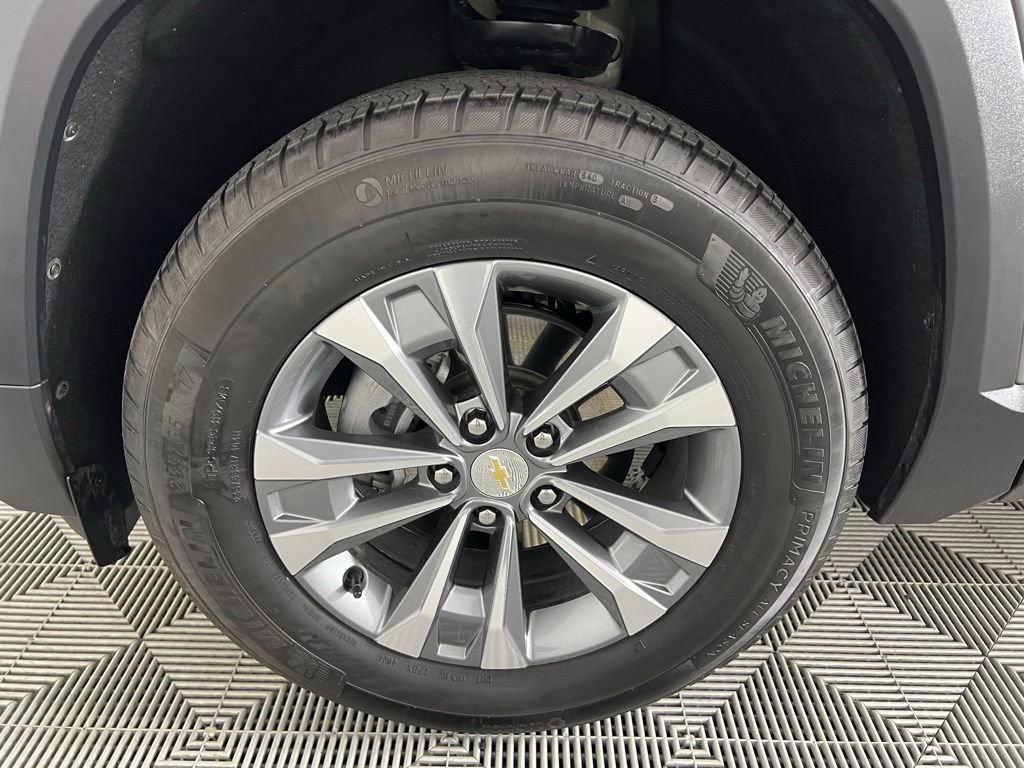 Used 2025 Chevrolet Equinox LT image 12