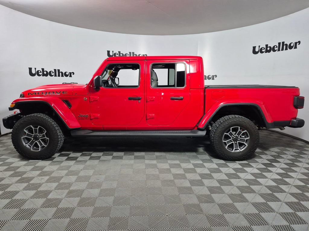 Used 2024 Jeep Gladiator Mojave AWD/4WD image 4
