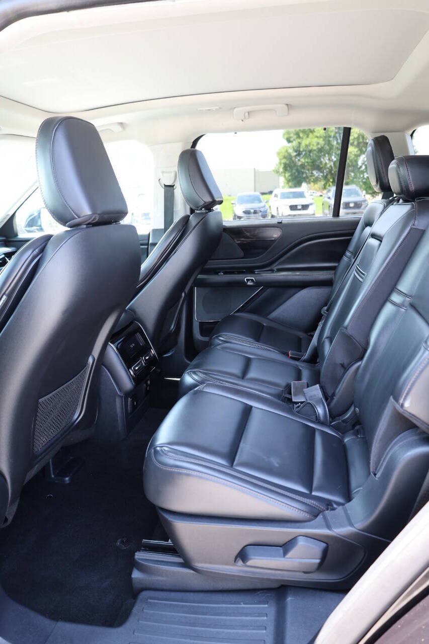 Used 2025 Lincoln Aviator AWD image 18