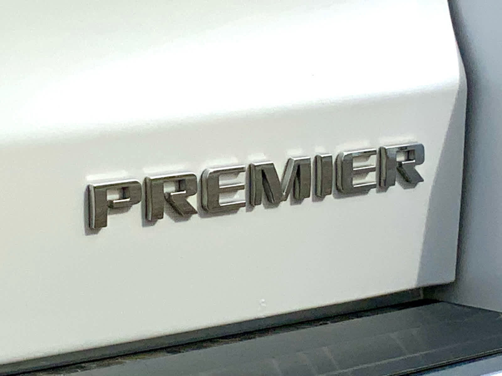 Used 2020 Chevrolet Tahoe Premier AWD/4WD image 16