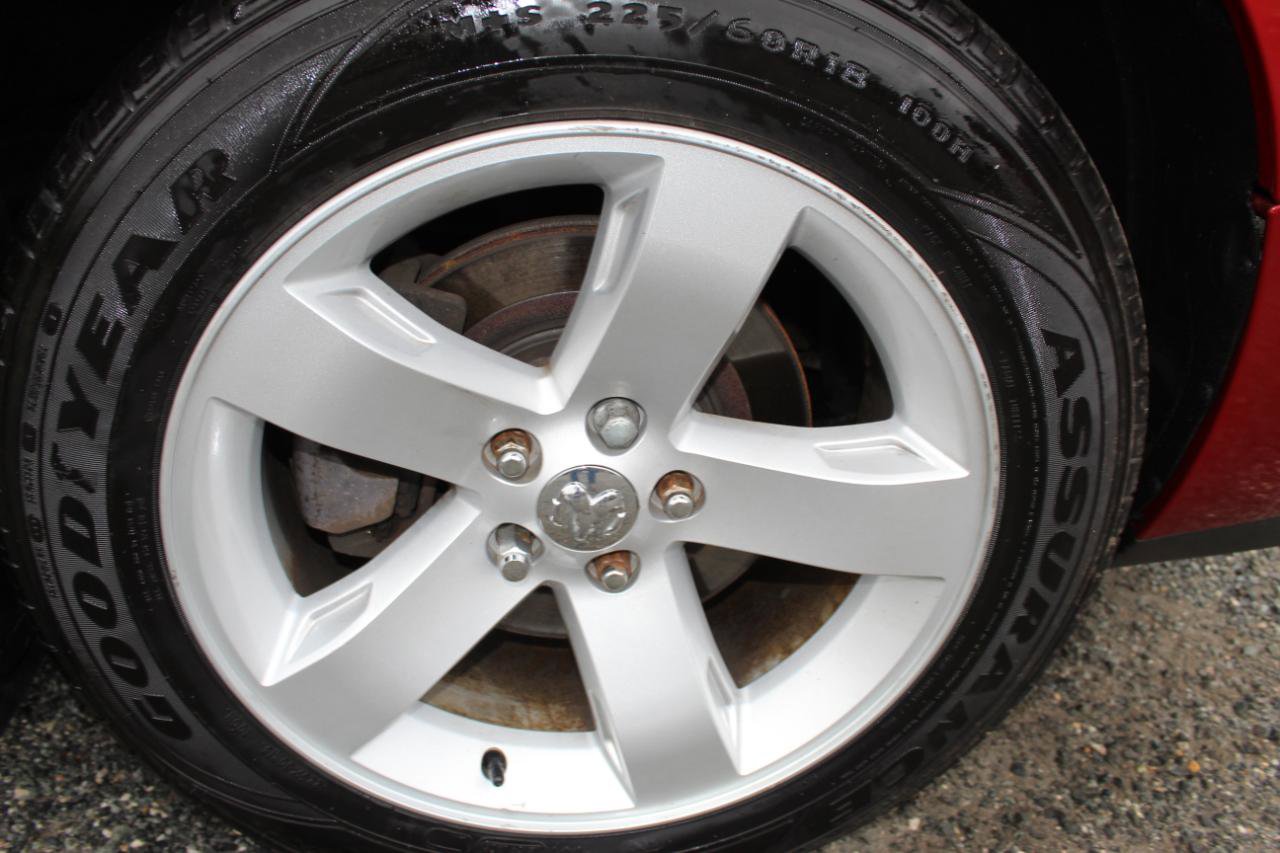 Used 2010 Dodge Challenger SE RWD image 27