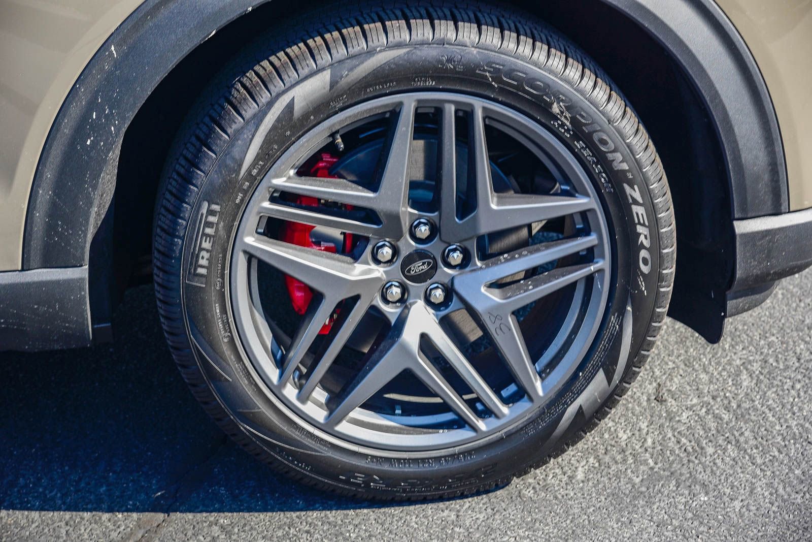 New 2026 Ford Explorer ST-Line w/ ST-Line Street Pack image 9