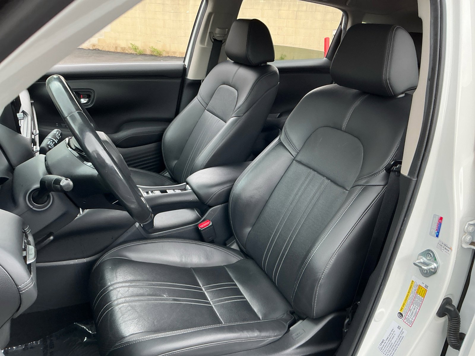 Used 2023 Honda HR-V EX-L image 17