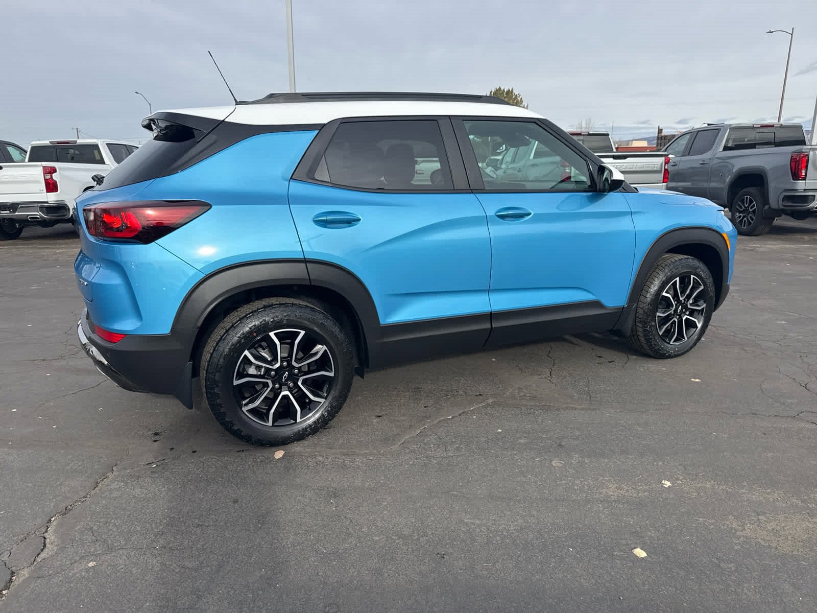 New 2025 Chevrolet TrailBlazer ACTIV w/ Convenience Package image 2