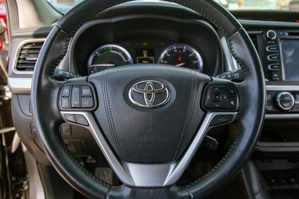 Used 2016 Toyota Highlander Limited image 17