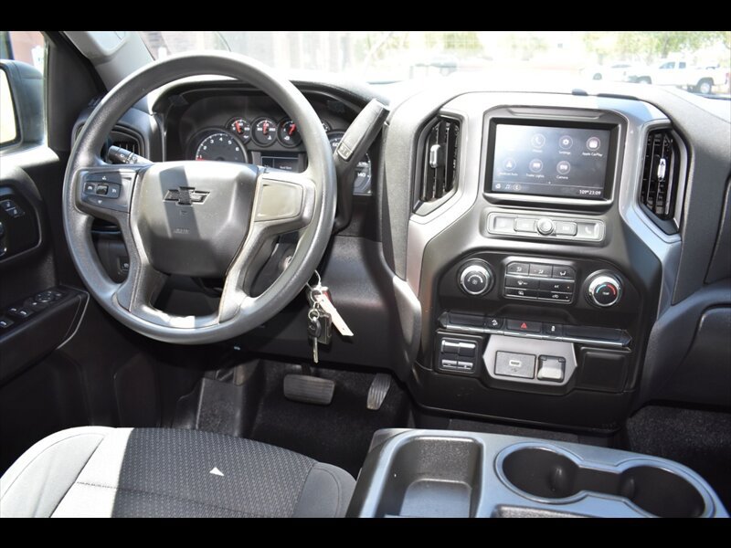 Used 2020 Chevrolet Silverado 1500 Custom Trail Boss AWD/4WD image 31