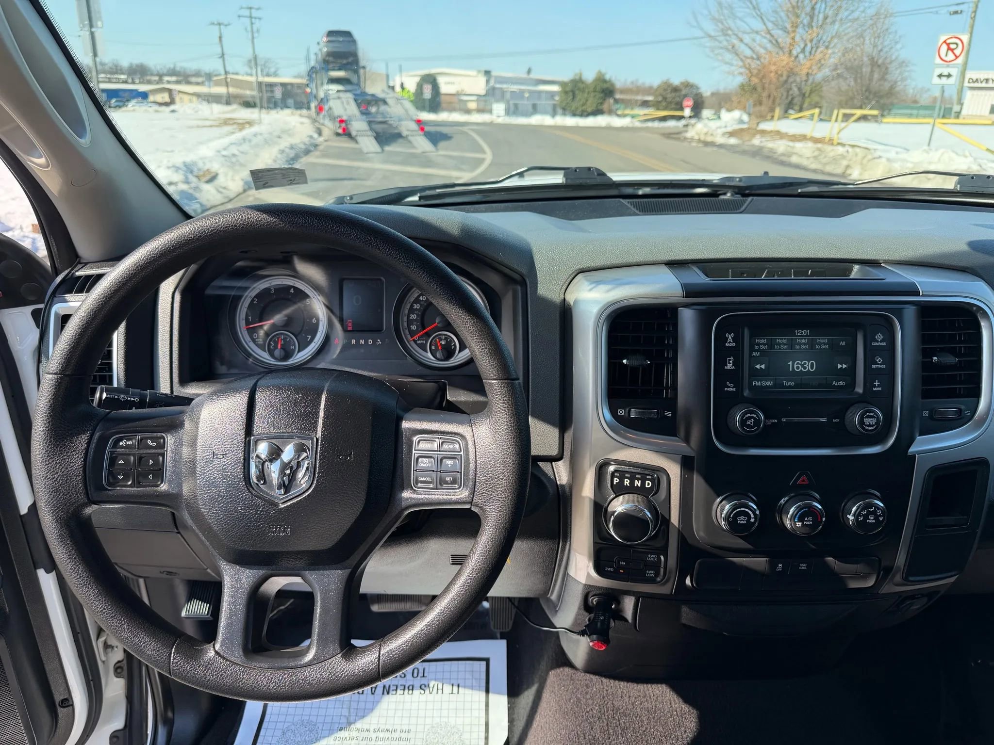 Used 2017 RAM 1500 Classic SLT AWD/4WD image 23