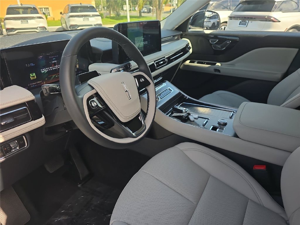 New 2027 Lincoln Aviator 2WD image 17