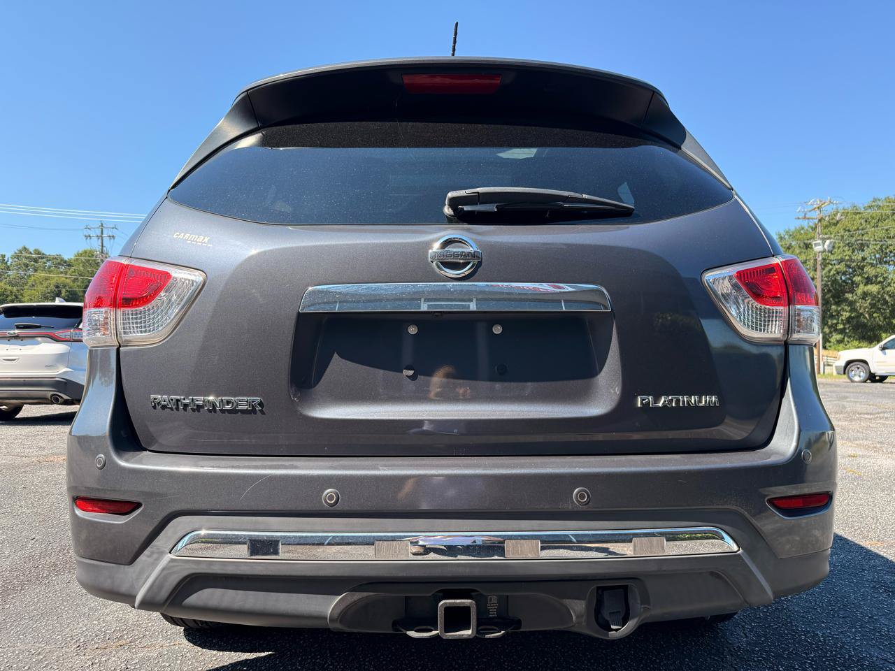 Used 2013 Nissan Pathfinder Platinum w/ Platinum Premium Pkg FWD image 4