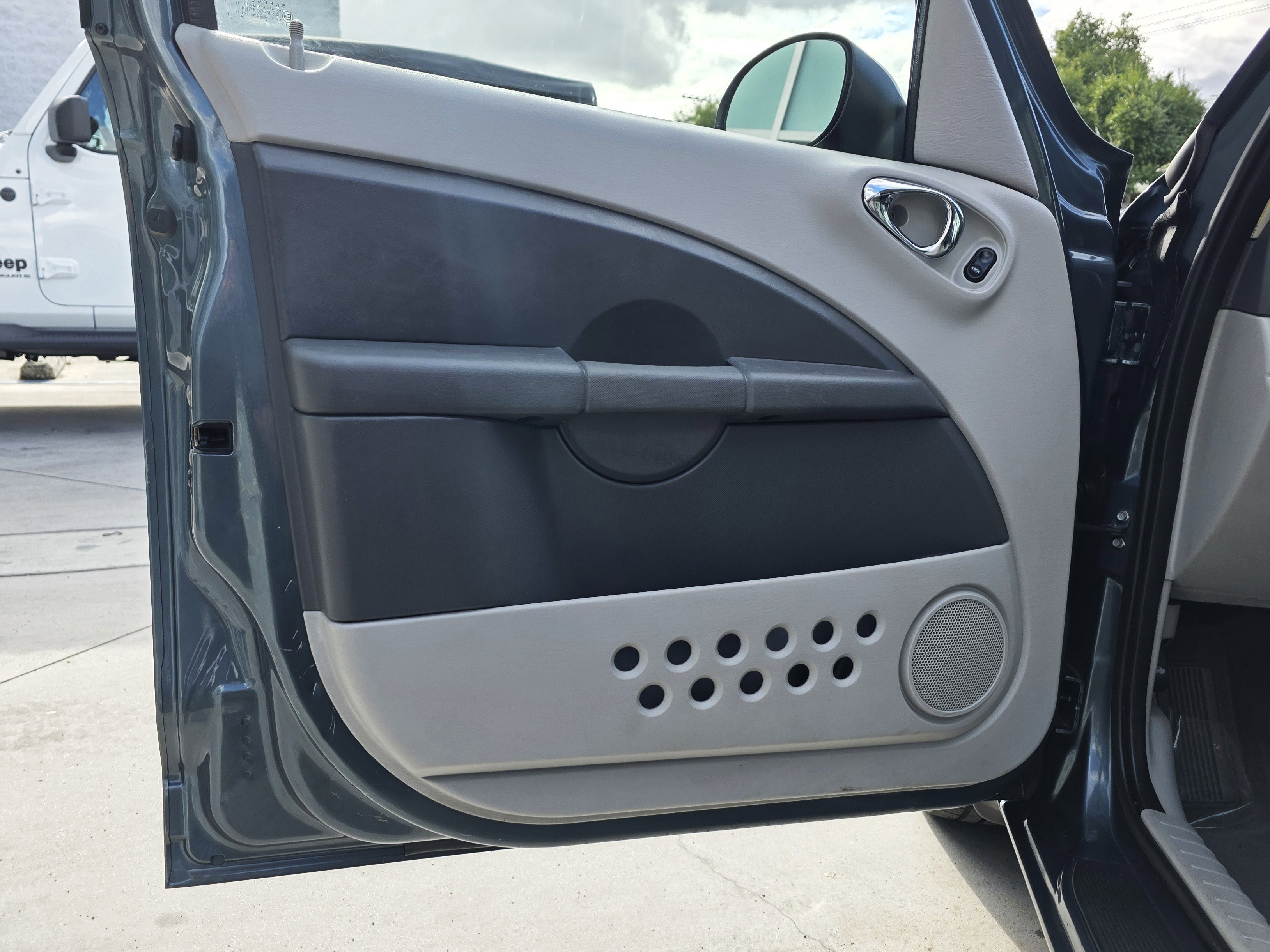 Used 2006 Chrysler PT Cruiser Touring image 11