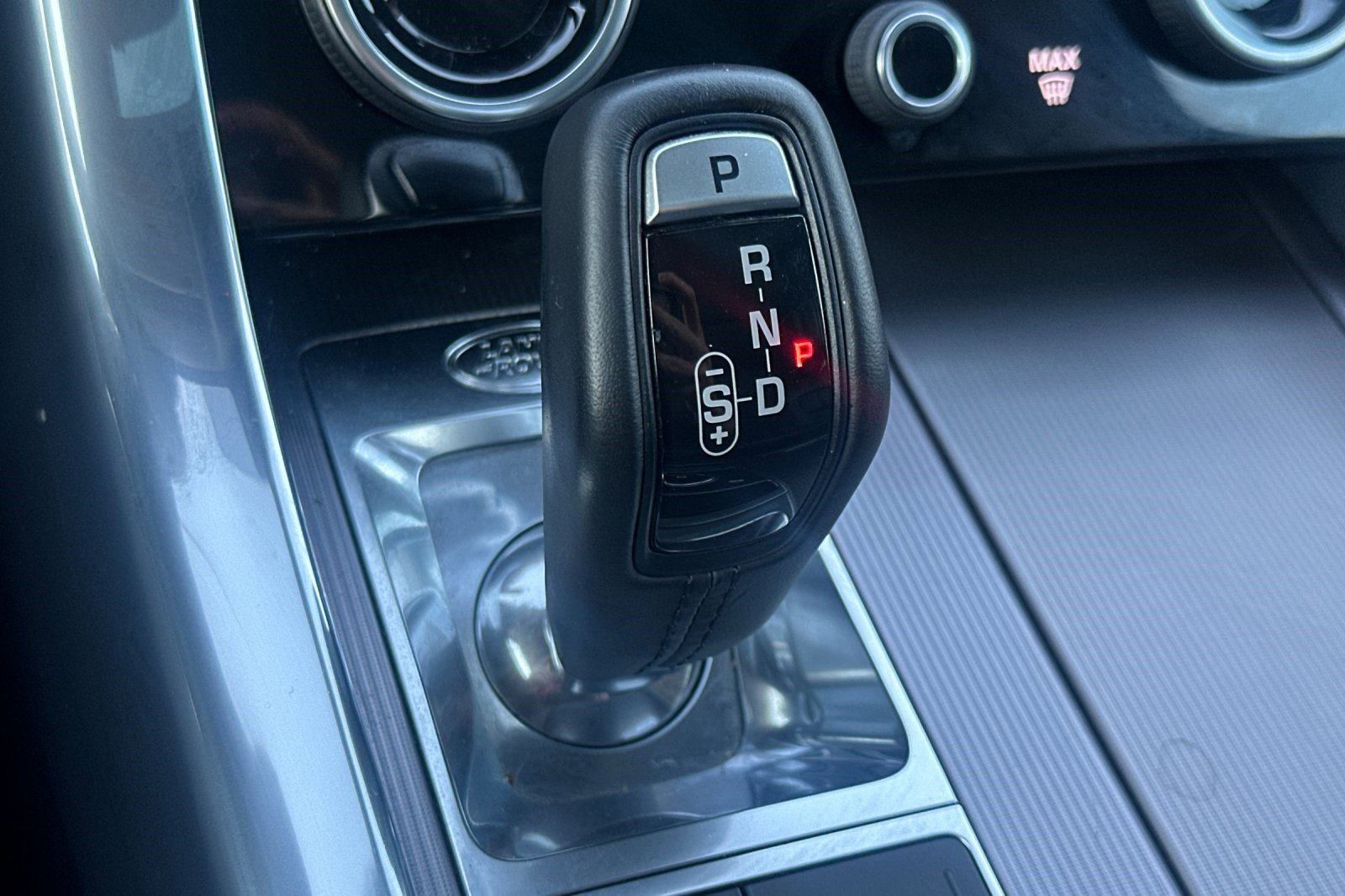 Used 2020 Land Rover Range Rover Sport HSE image 28