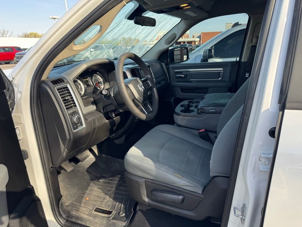 Used 2019 RAM 1500 Classic SLT image 12