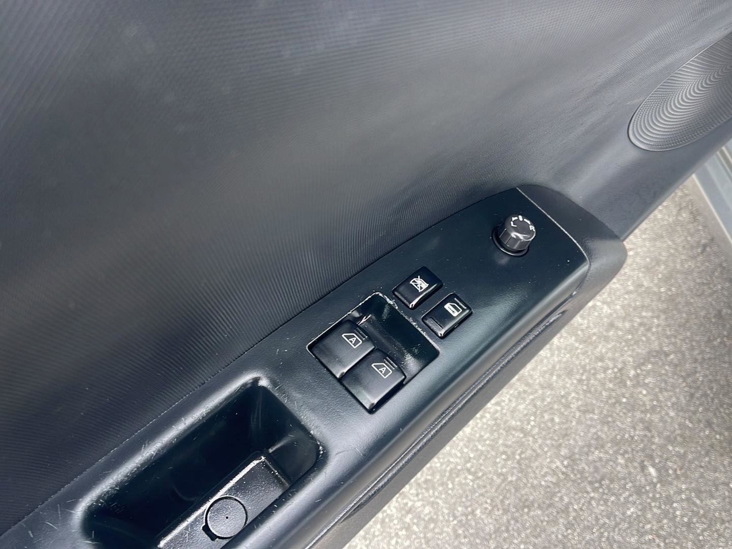 Used 2004 Nissan 350Z Touring RWD image 12