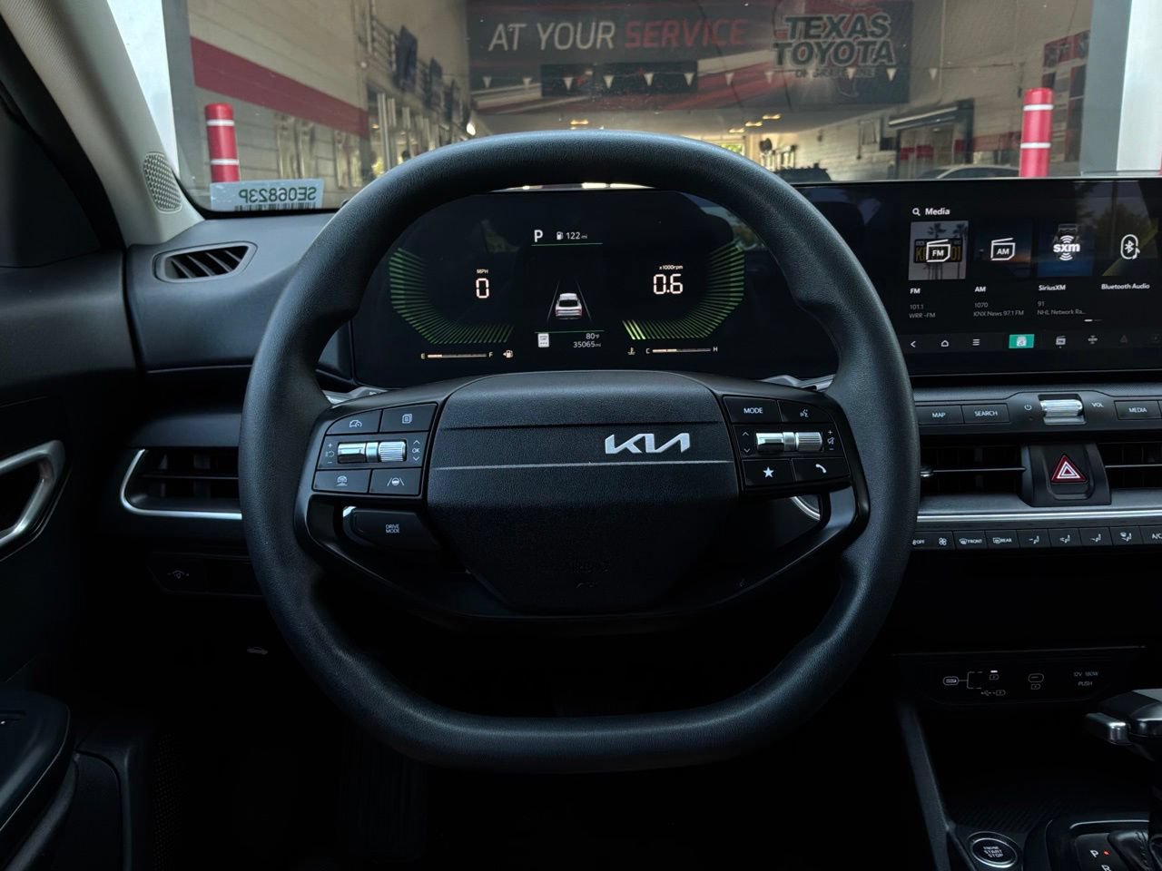 Used 2025 Kia K4 FWD image 35