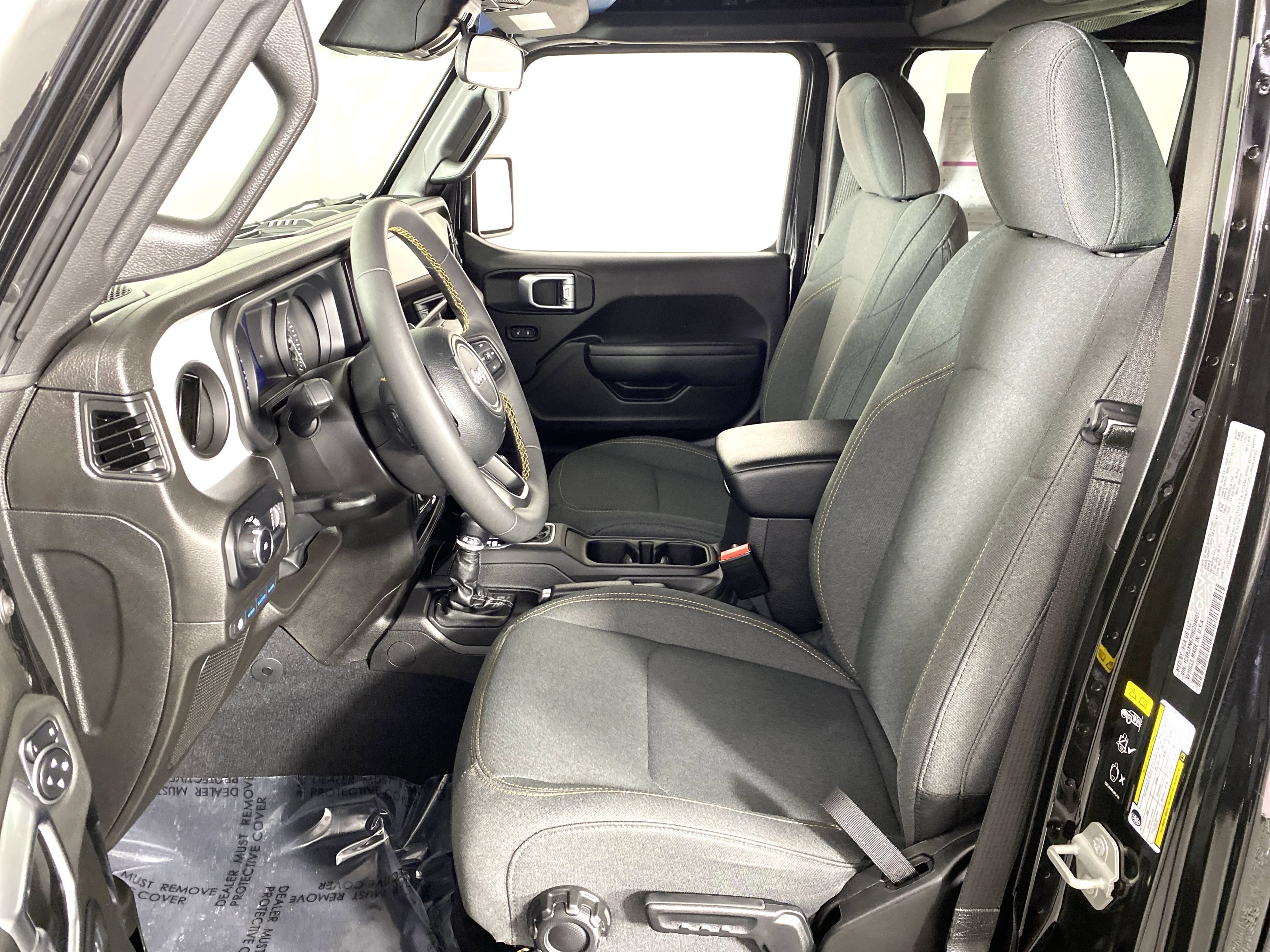 Used 2024 Jeep Wrangler Unlimited w/ Convenience Group AWD/4WD image 16