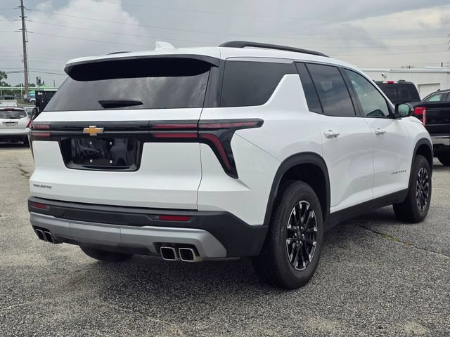 Used 2025 Chevrolet Traverse LT w/ LPO, Floor Liner Package FWD image 5