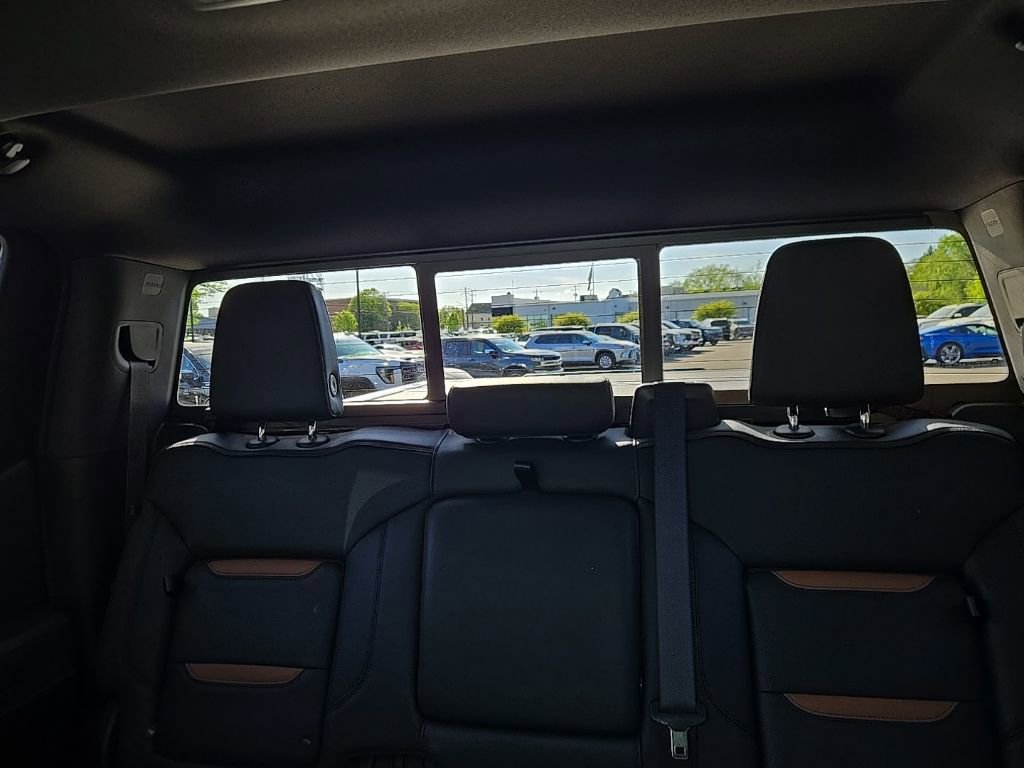 Used 2023 GMC Sierra 1500 AT4 w/ AT4 Premium Package AWD/4WD image 49