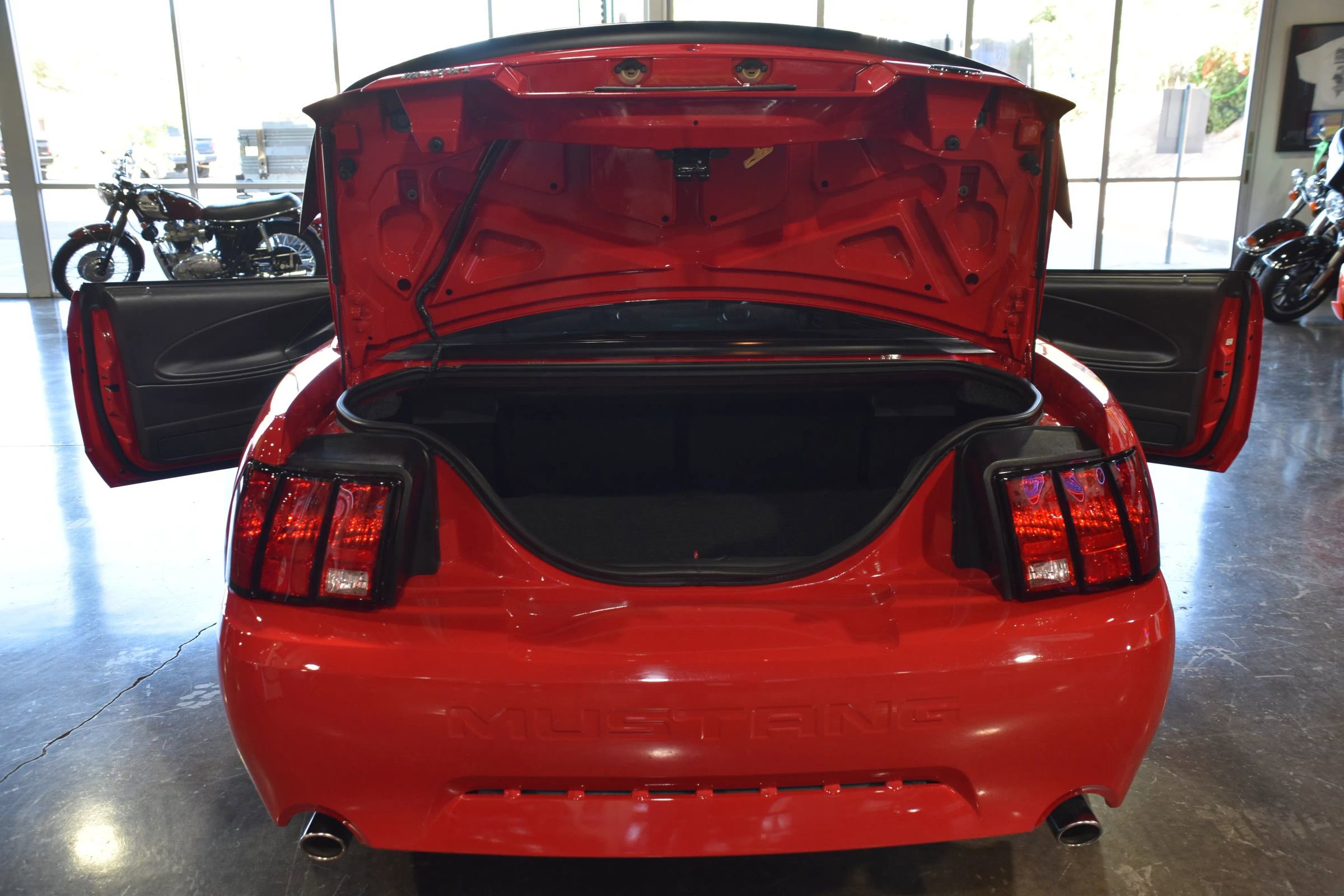Used 2004 Ford Mustang Mach 1 RWD image 15