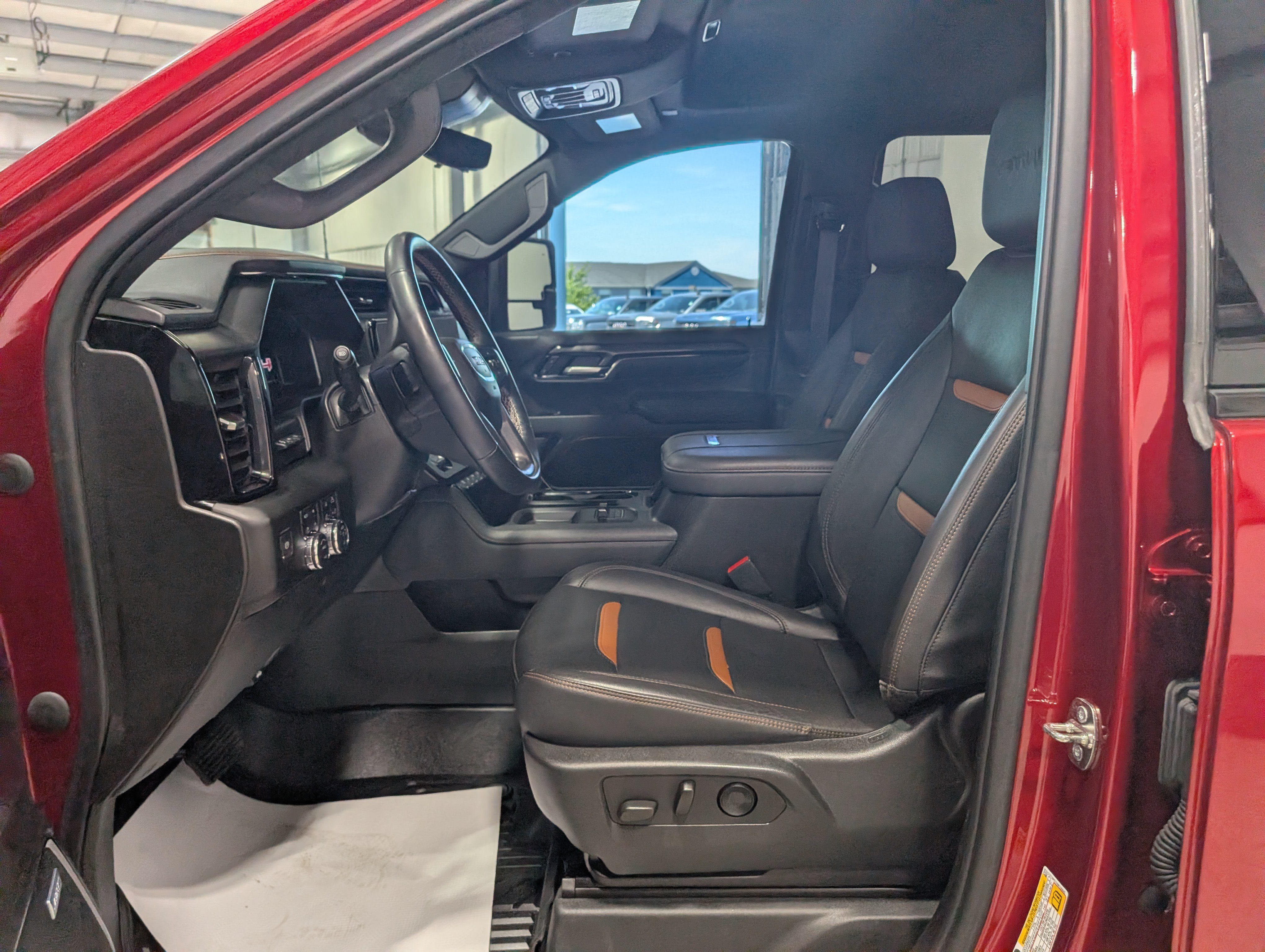 Used 2024 GMC Sierra 2500 AT4 w/ AT4 Premium Plus Package AWD/4WD image 16