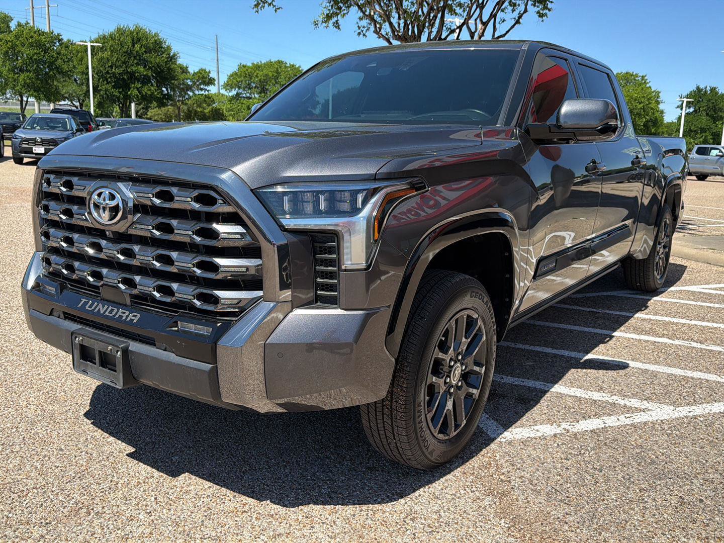 Used 2022 Toyota Tundra Platinum w/ Advanced Package AWD/4WD image 8