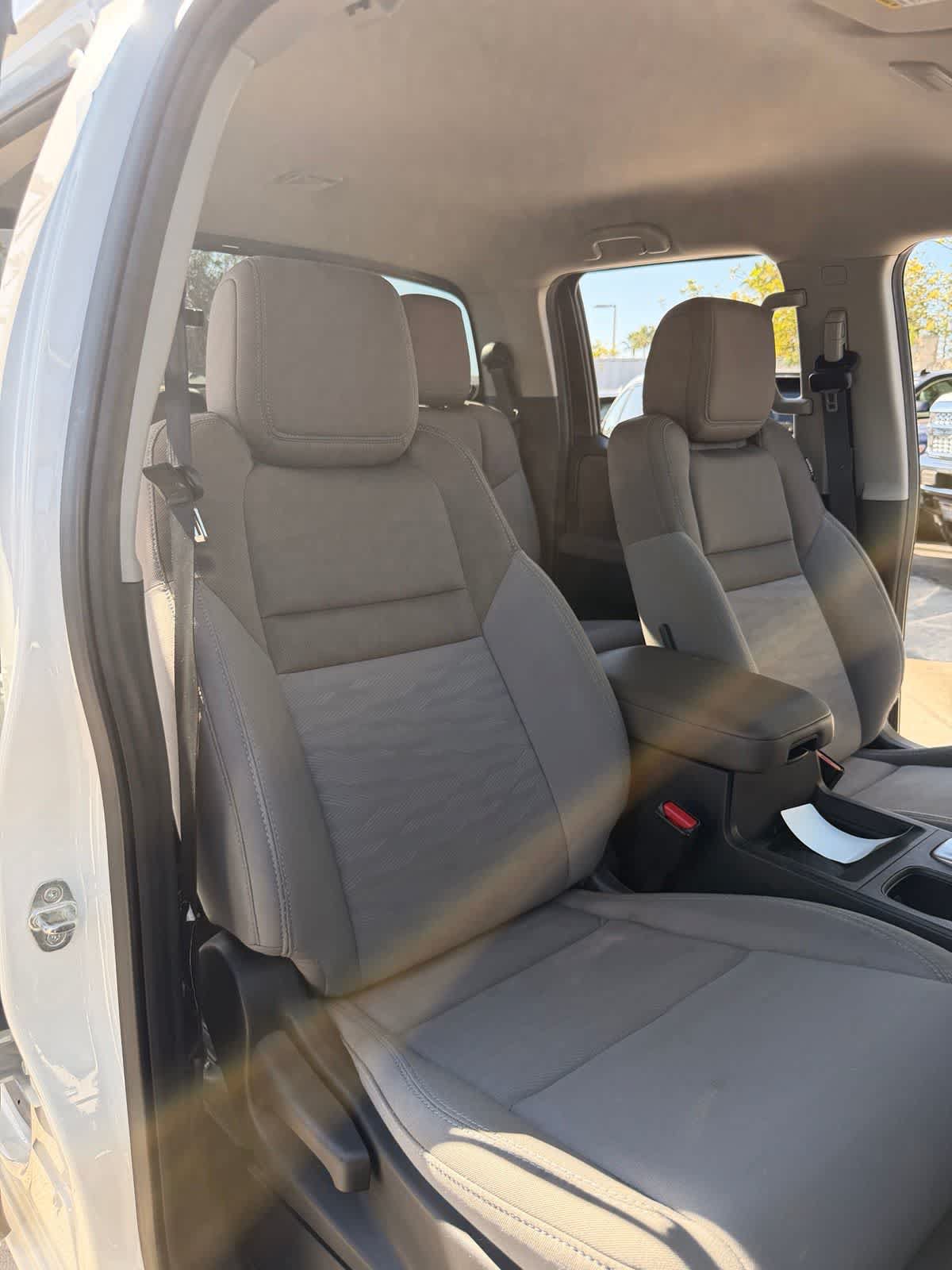 Used 2022 Nissan Frontier SV w/ Technology Package AWD/4WD image 12