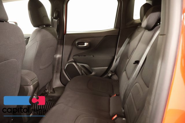 Used 2020 Jeep Renegade Latitude w/ Cold Weather Group FWD image 30