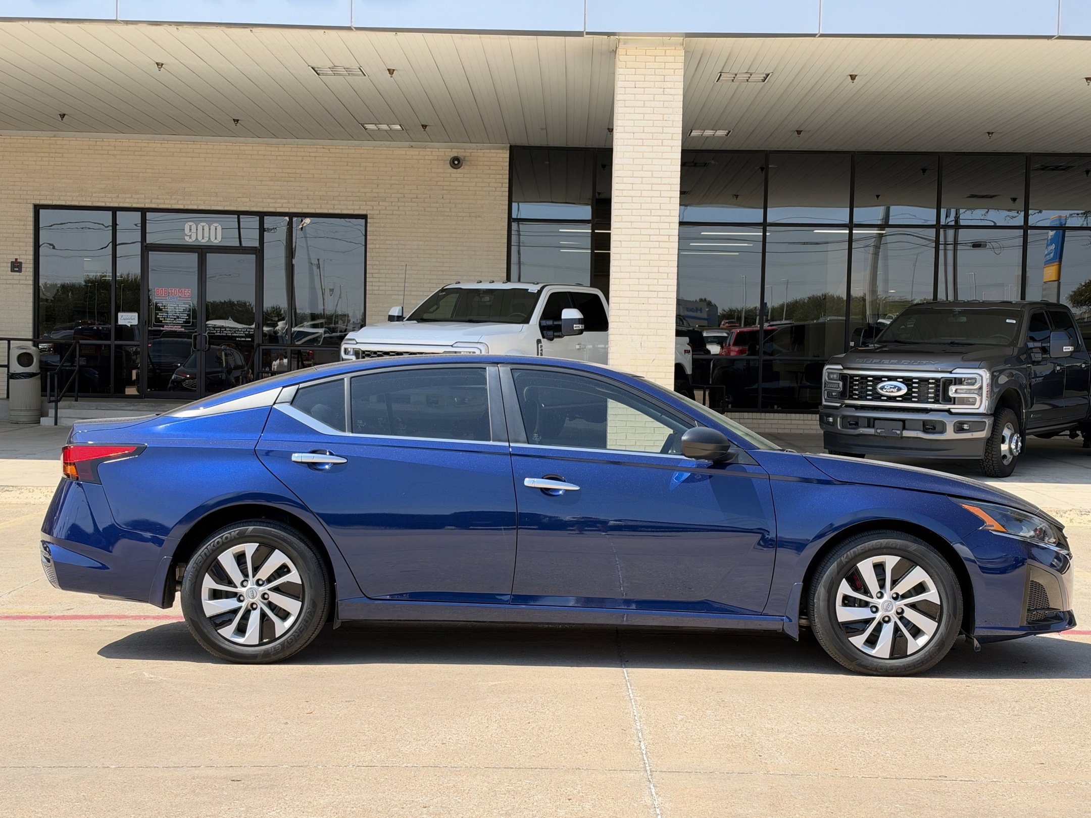 Used 2024 Nissan Altima 2.5 S FWD image 3