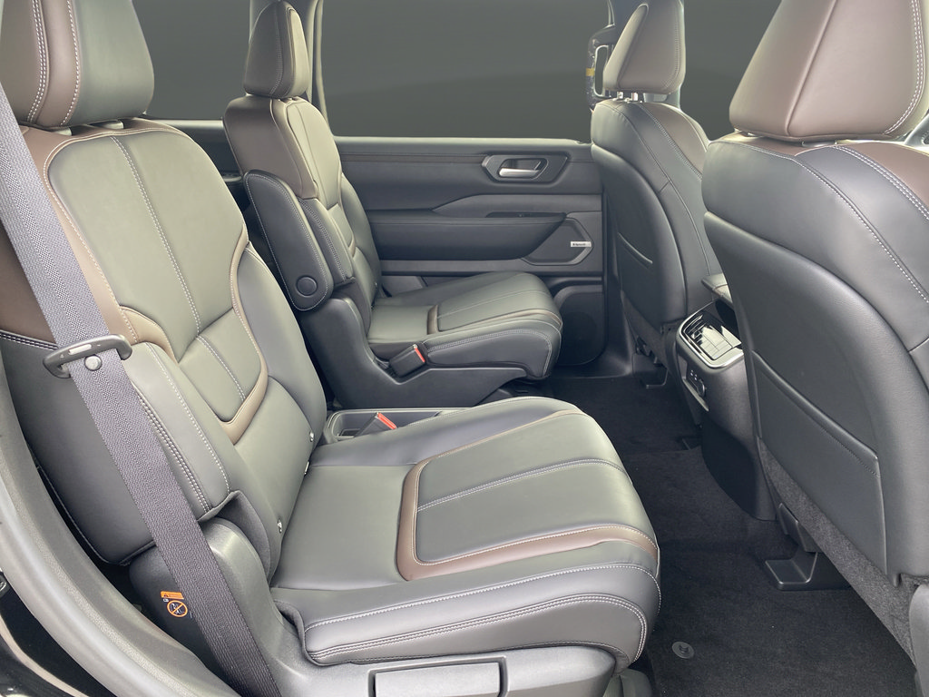New 2025 Nissan Armada SL w/ Captain's Chari Seat Package AWD/4WD image 34