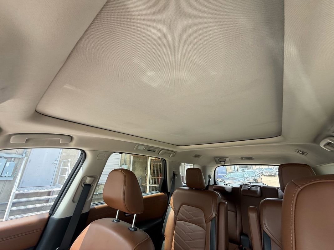 Used 2023 Nissan Pathfinder Platinum FWD image 14