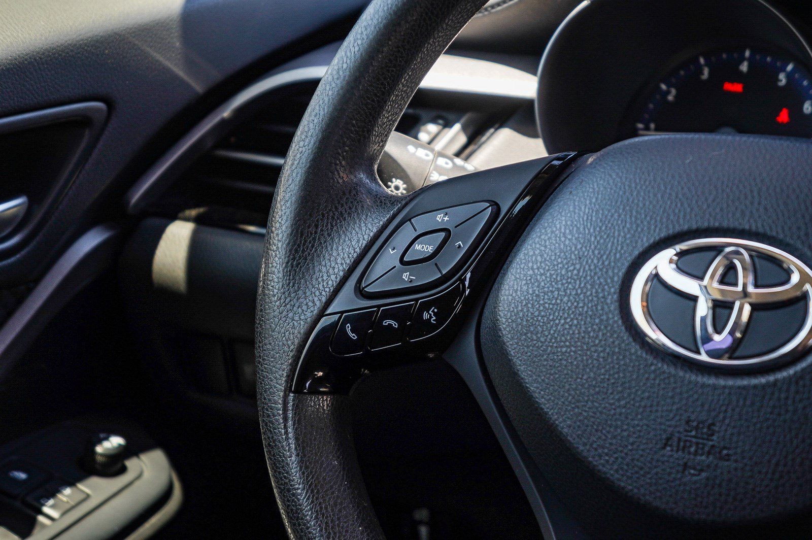 Certified 2021 Toyota C-HR LE FWD image 17
