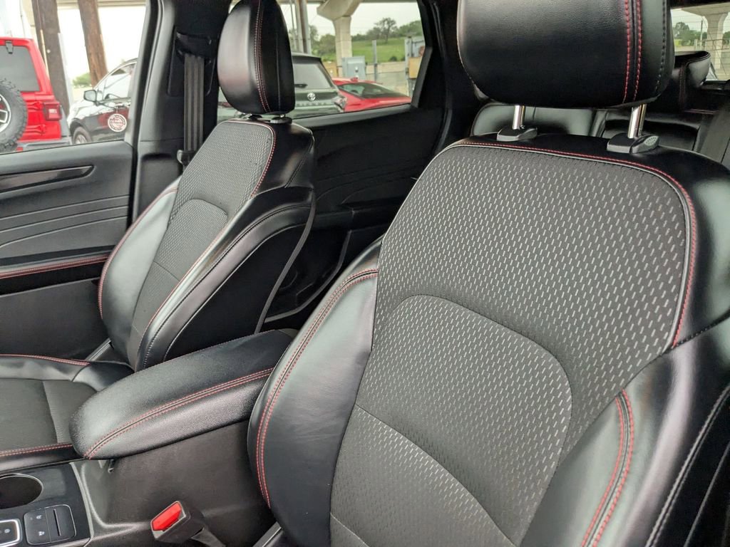 Used 2025 Ford Escape ST-Line AWD/4WD image 15