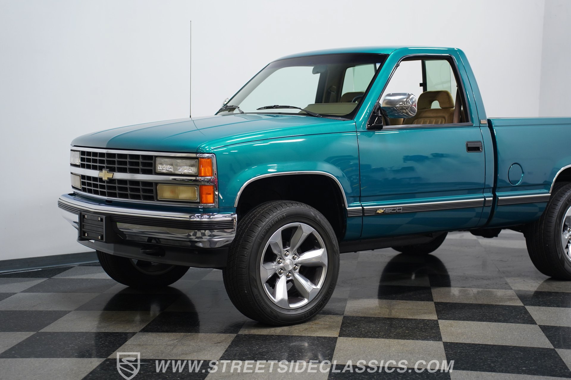 Used 1993 Chevrolet Silverado 1500 4x4 Regular Cab image 18