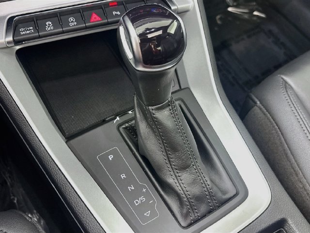 Used 2022 Audi Q3 2.0T Premium AWD/4WD image 16