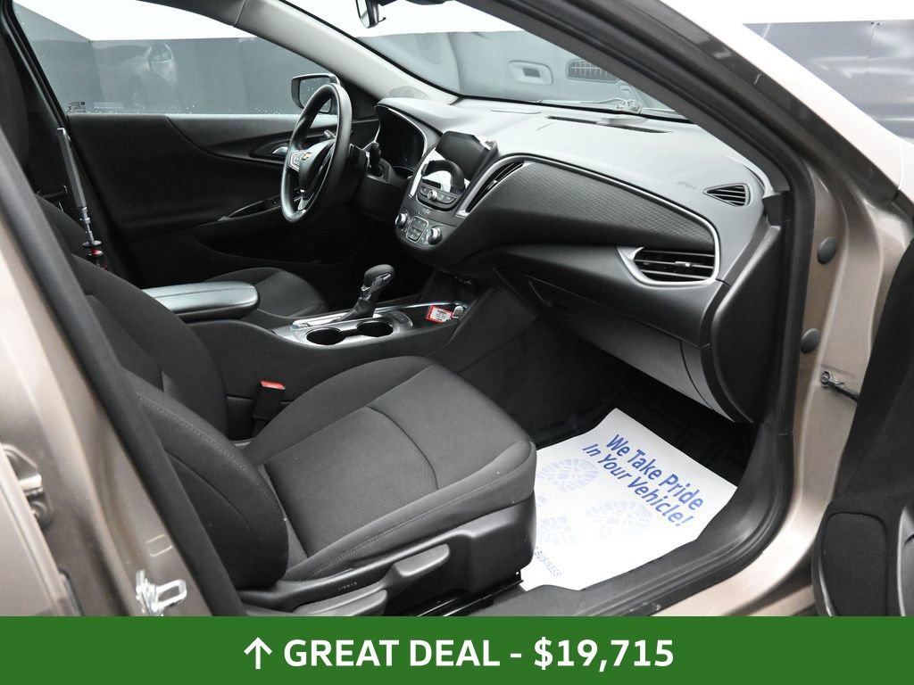 Used 2025 Chevrolet Malibu LT image 22
