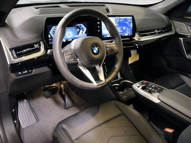 Used 2026 BMW X1 xDrive28i w/ Technology Package AWD/4WD image 3