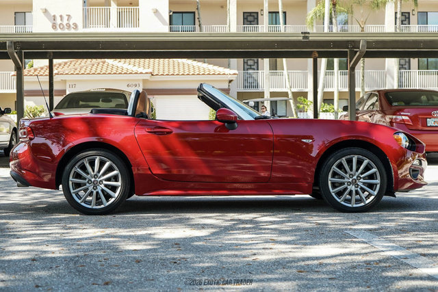 Used 2020 FIAT 124 Spider Lusso RWD image 9