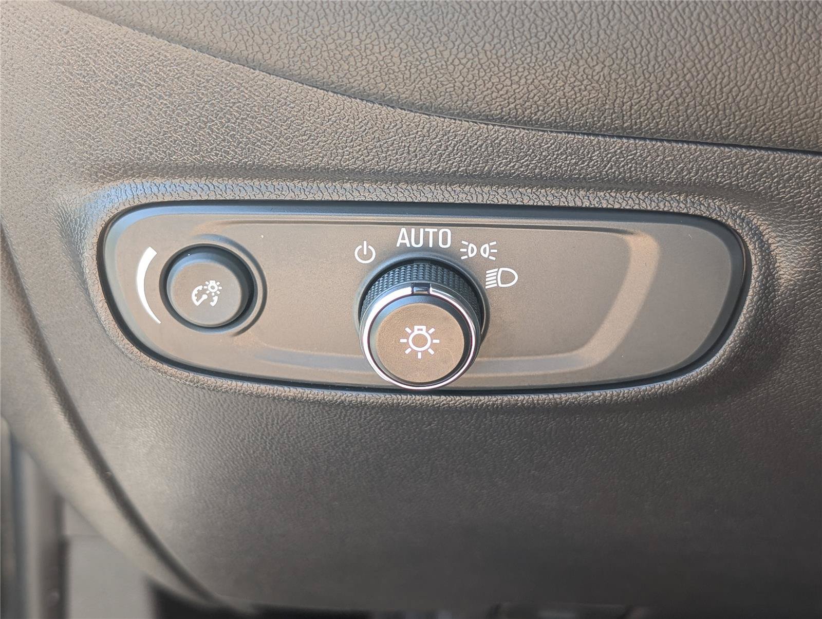 Used 2023 Chevrolet Equinox LT AWD/4WD image 24
