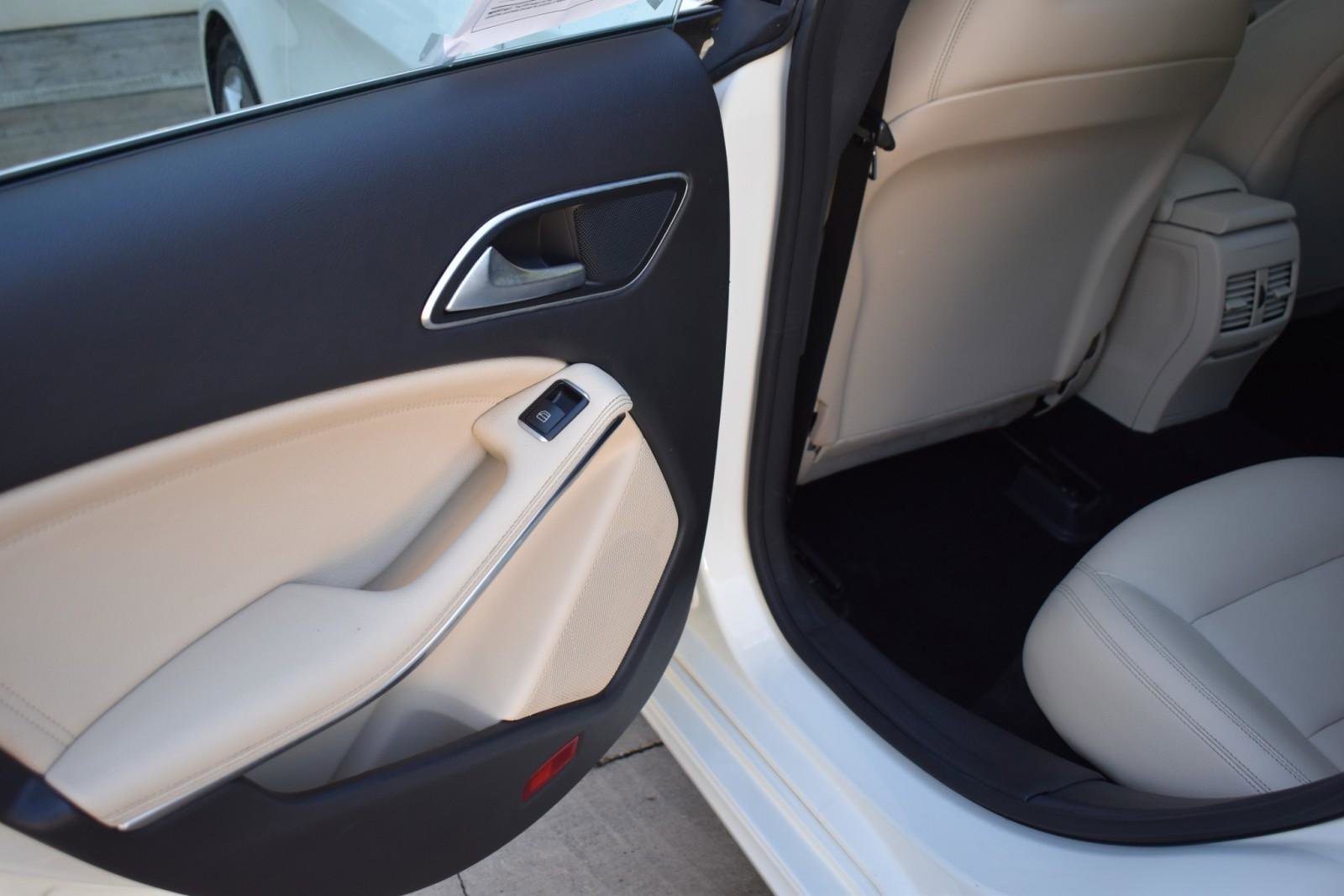 Used 2015 Mercedes-Benz CLA 250 image 36